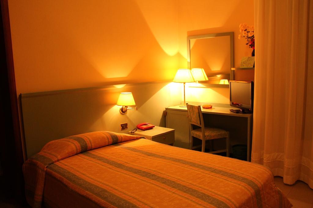 Hotel Sporting Tabiano Terme Номер фото